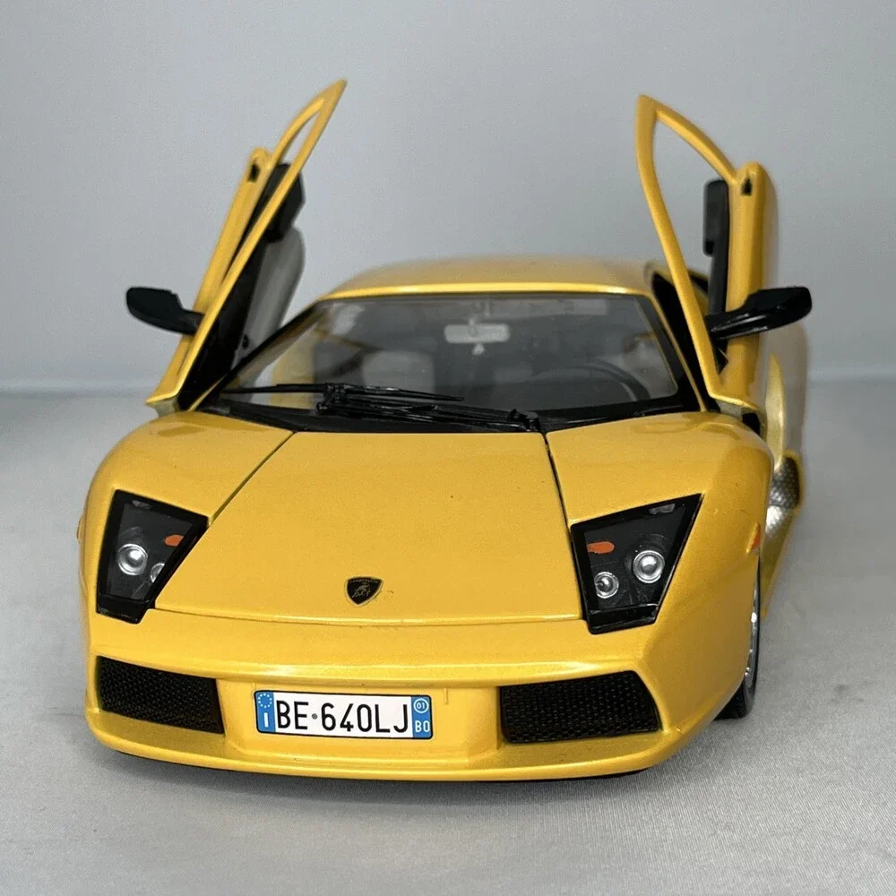 Burago Lamborghini Murciélago Car - Yellow - Scale 1/18 - Made In Italy